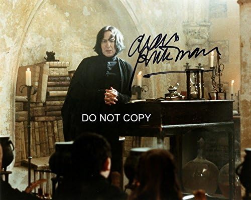 Алън Рикман е подписал репринтное снимка с автограф от професор Снейп от Хари Потър 2 RP