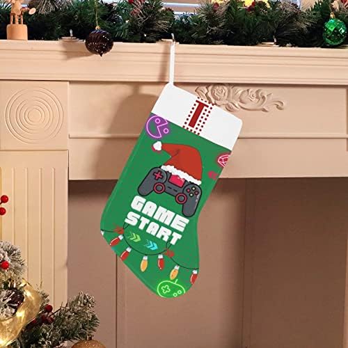 Коледни Чорапи с Монограм, Началото на видеоигри и буквата T, с размер 18 Инча, Зелено-Бял с Инициалом