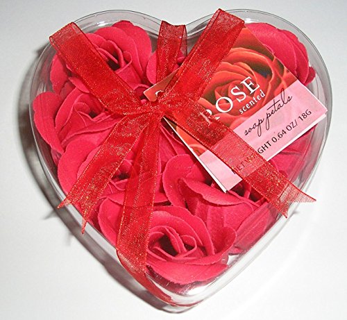 Ароматизирани сапунени венчелистчета във формата на Червена Роза, Определени от 9 броя в кутия във формата на сърце с Червена панделка